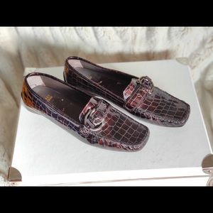 Stuart Weitzman Alligator Skin Flats size 11